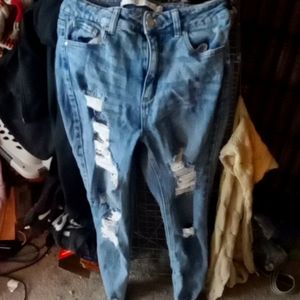 Tinseltown size 7 ripped jeans